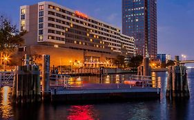 Sheraton Norfolk Waterside Hotel